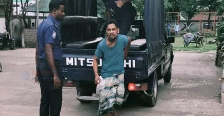 বগুড়ায় চাঁদাবাজির অভিযোগে পুলিশের কনস্টেবলকে গণধোলাই